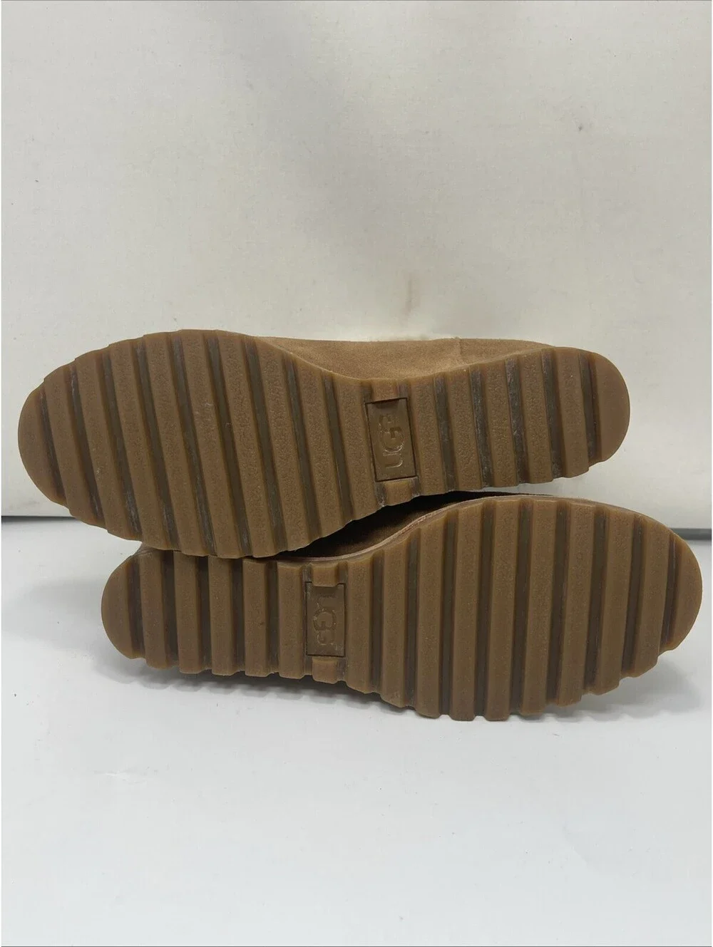 UGG Seyline Women Tan Suede Wedge Booties Shearling Lined Size 9